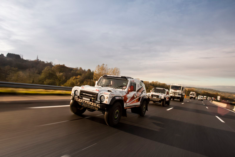 Illustration for article titled Land Rover-Sponsored Race2Recovery Sets Sail To Dakar